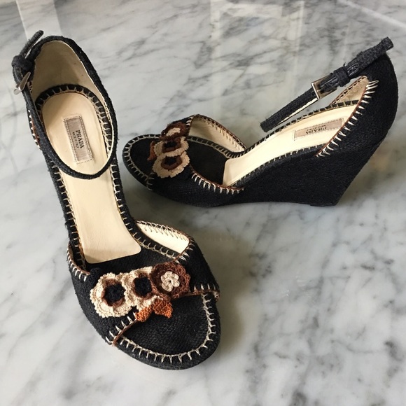 Vintage PRADA Black Tweed and Crochet Flower Appliqué Ankle Strap Wedge Sandals - Picture 4 of 6